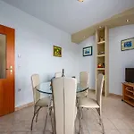 In With Heated Pool & Sea View Daire Drenje (Istria)