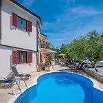 In With Heated Pool & Sea View Daire Drenje (Istria)