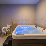 In With Heated Pool & Sea View