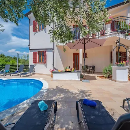 Lejlighed In With Heated Pool & Sea View *