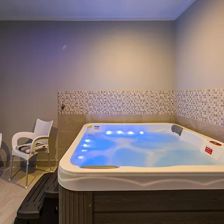 In With Heated Pool & Sea View